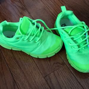 Gap fit kids sneakers